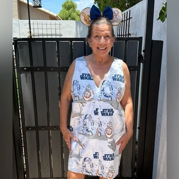 Disney (Starwars) Android dress- reversible (solid lt. blue inside) cotton - Picture 1 of 9